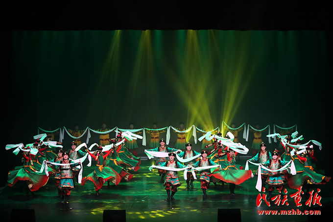 《多彩呼伦贝尔》专场演出北京首演拉开全国巡演大幕 图片报道 第15张