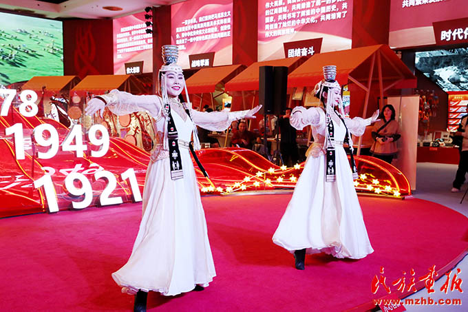 2025北京·内蒙古锡林郭勒盟三地“铸牢中华民族共同体意识工作成果汇报展”系列活动在北京启幕 图片报道 第3张